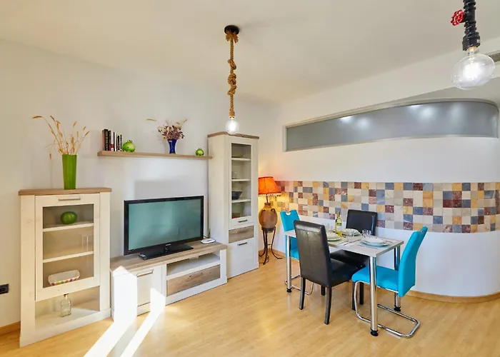 Old Town Luxe Apartment
