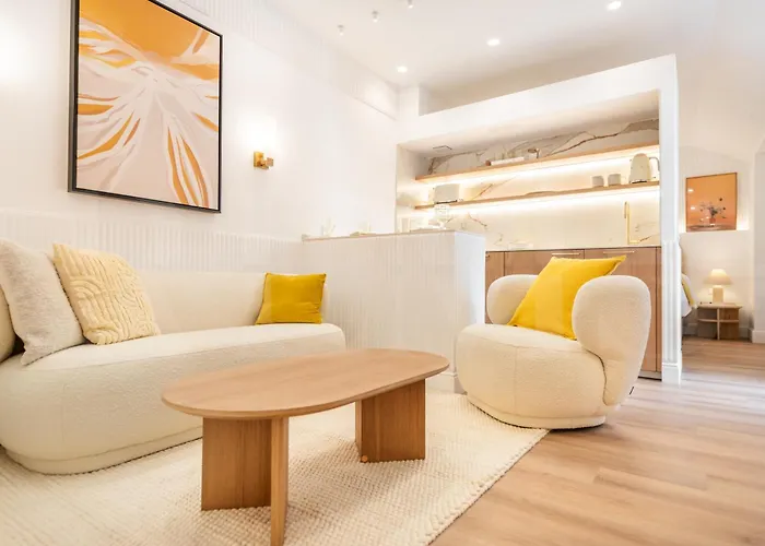 Charming Apartment With Private Patio By Rems