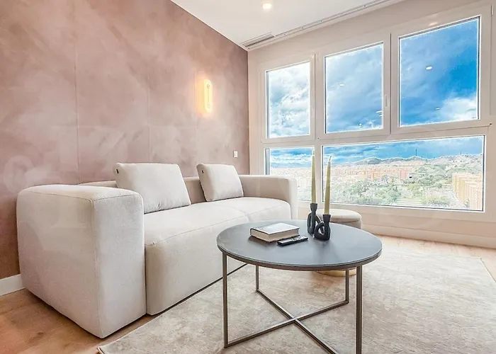Apartment With Stunning Views And Parking By Rems