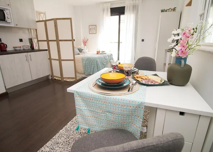 C80 - Rustic Chic Studio Downtown