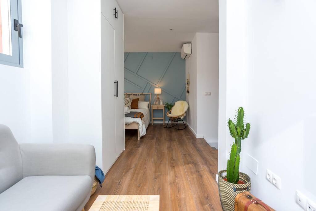 Tgh/ Center Western Style Apartment