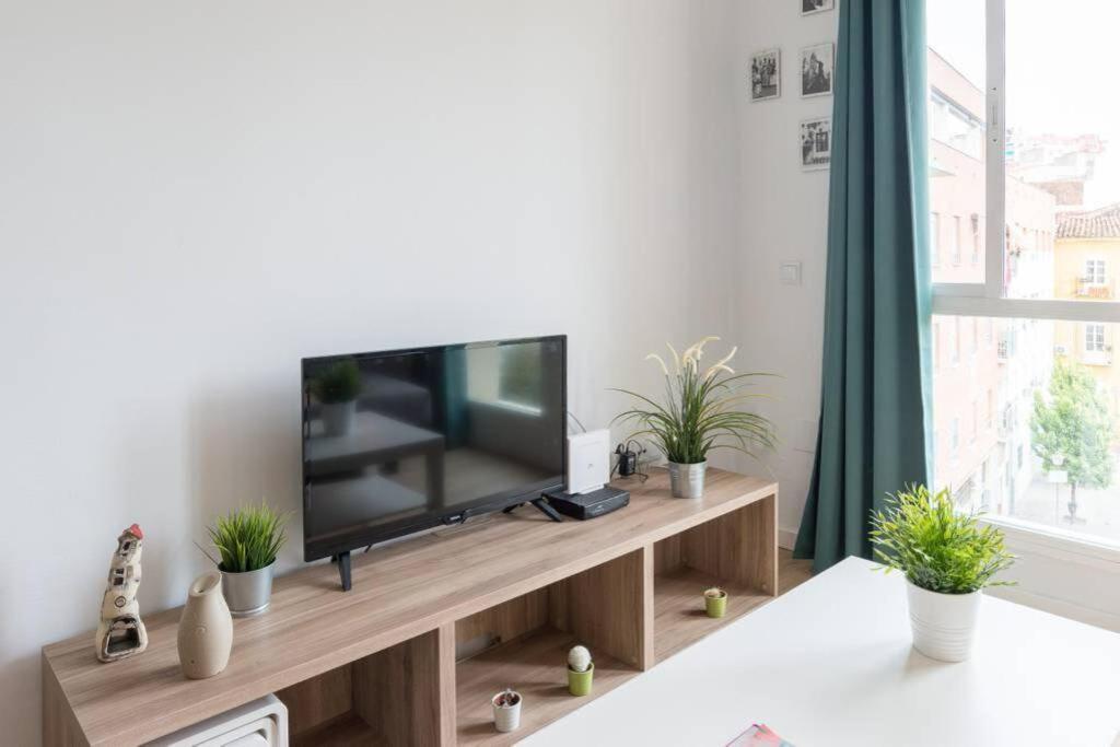 City Breaks In Downtown Apartment *