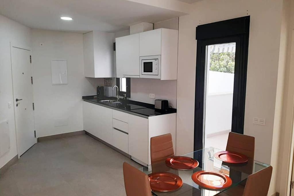 New In The Center-terrace & Free Parking Apartment
