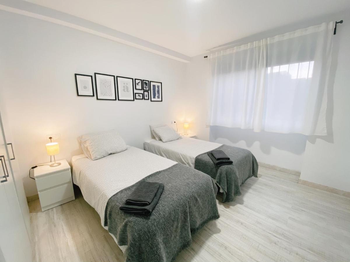 Gmc Turistics - Great For Groups & Families Málaga