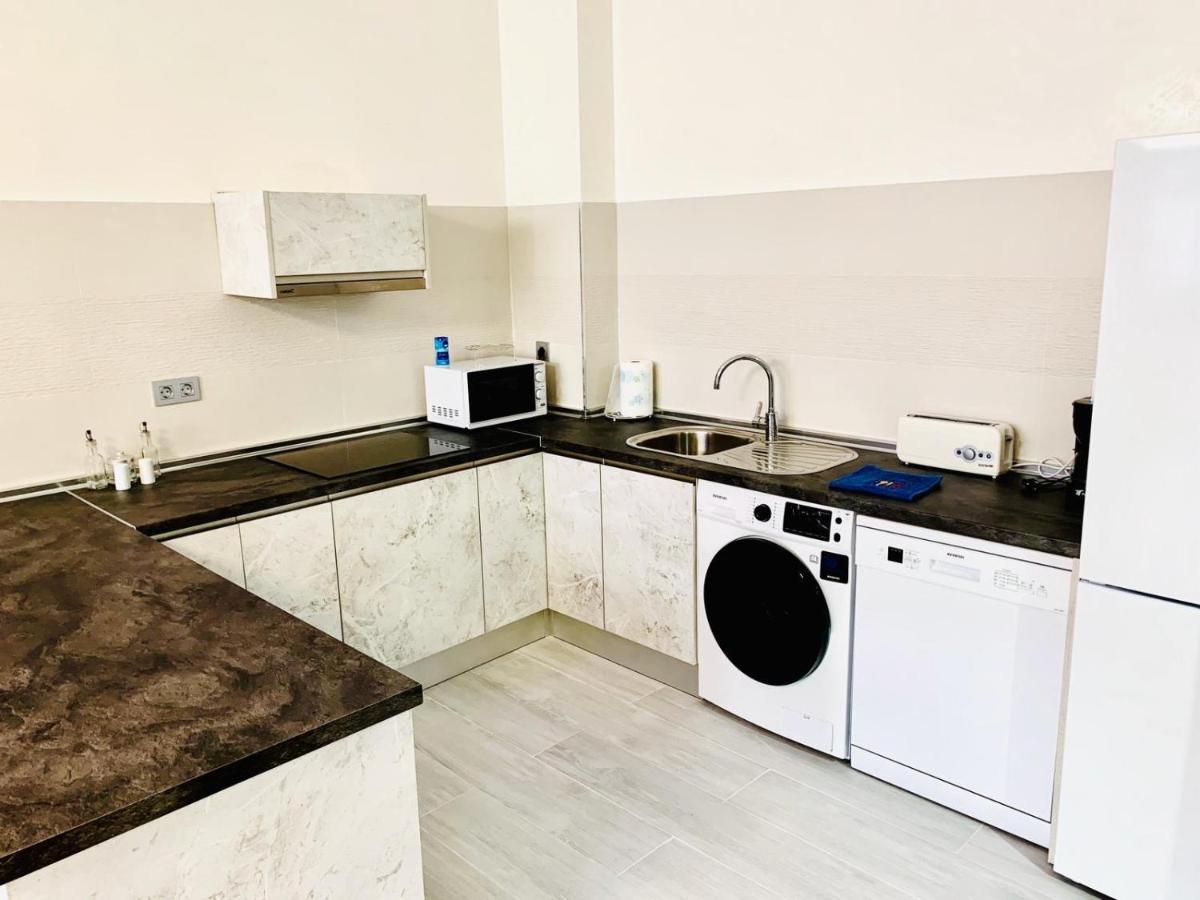 Lolf With Jacuzzi In Apartamento *