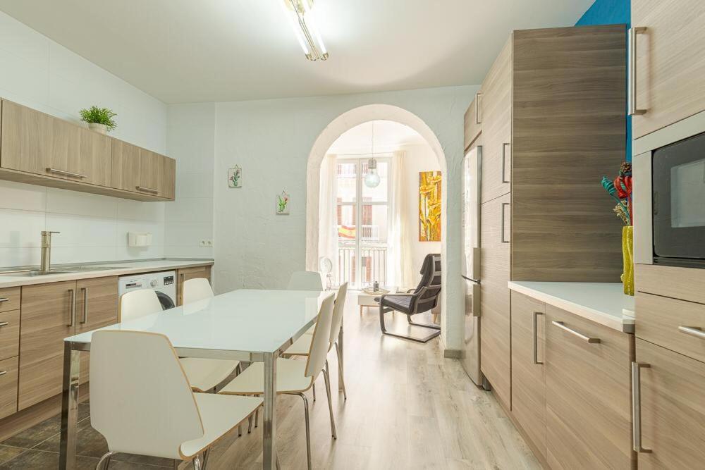 Beautiful Flat With Balcony And Wifi In Center Apartment Malaga
