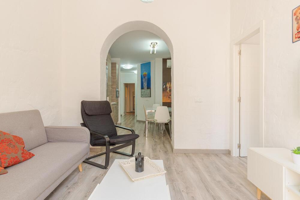 Beautiful Flat With Balcony And Wifi In Center *
