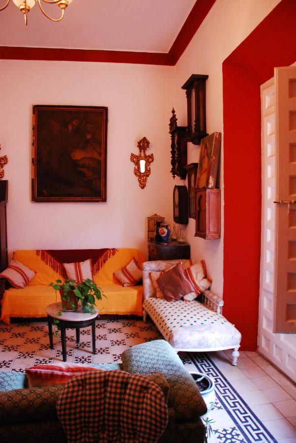 Bed & Breakfast Patio 19