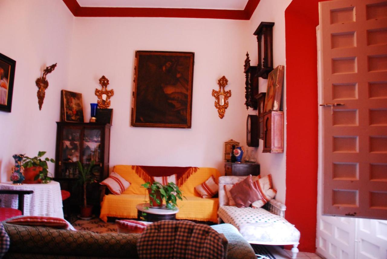 Bed & Breakfast Patio 19 *
