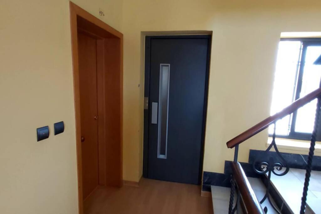 New Studio In With Views And Very Quiet Apartment *