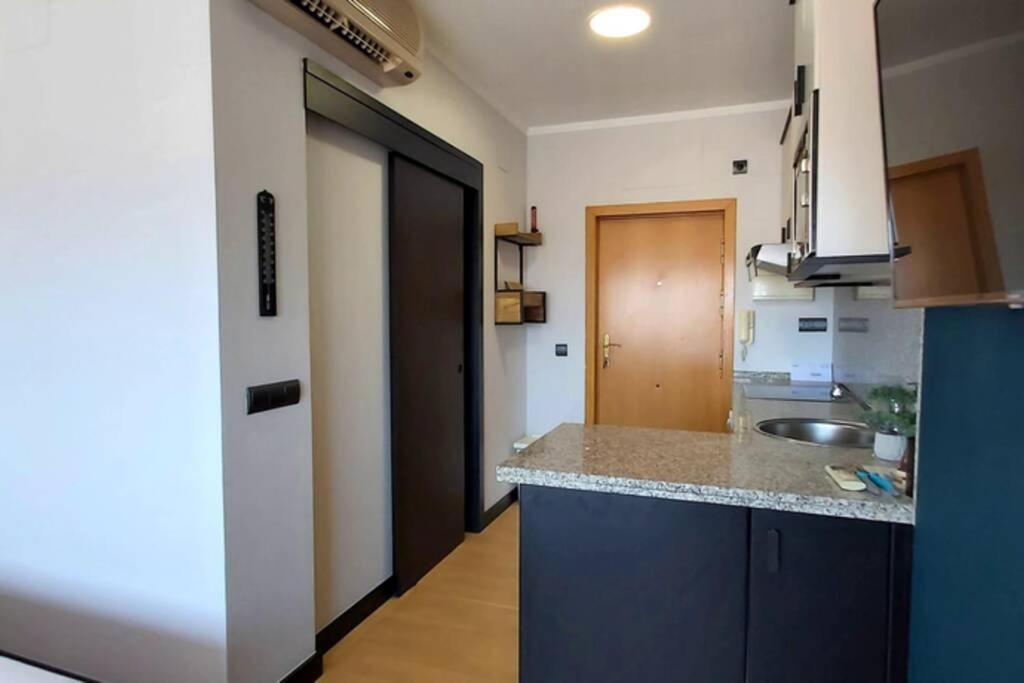 Apartment New Studio In With Views And Very Quiet