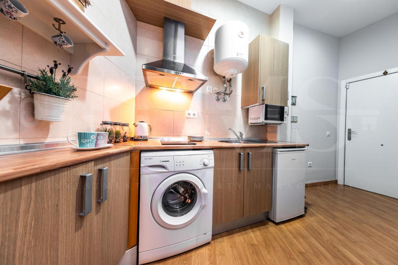 Central Studio With Patio And Balcony Malaga