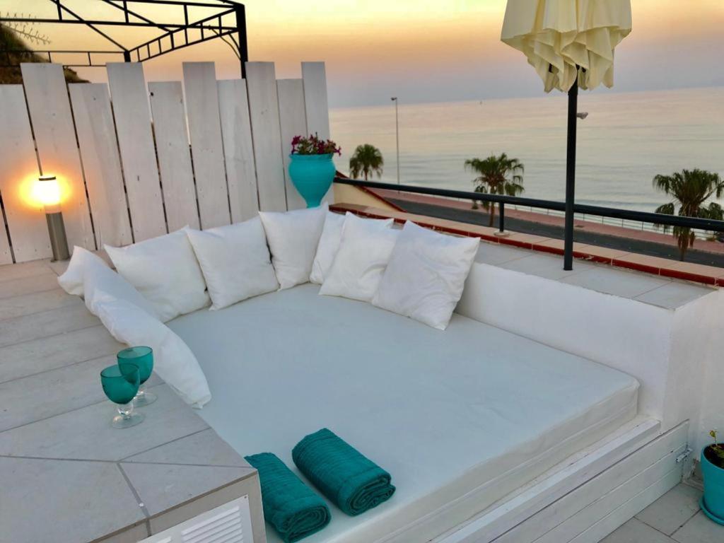 Beachfront Penthouse - Heated Jacuzzi, Bbq & Bikes Apartment *