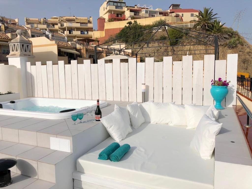 Beachfront Penthouse - Heated Jacuzzi, Bbq & Bikes Apartment
