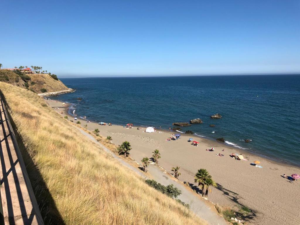 Beachfront Penthouse - Heated Jacuzzi, Bbq & Bikes Malaga