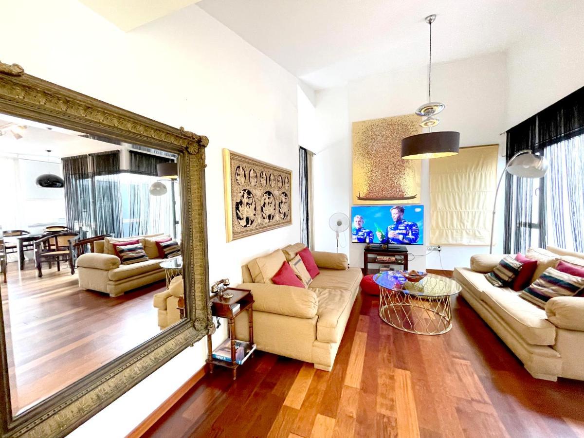 Atico En Plaza De La Constitucion 3 Bedrooms