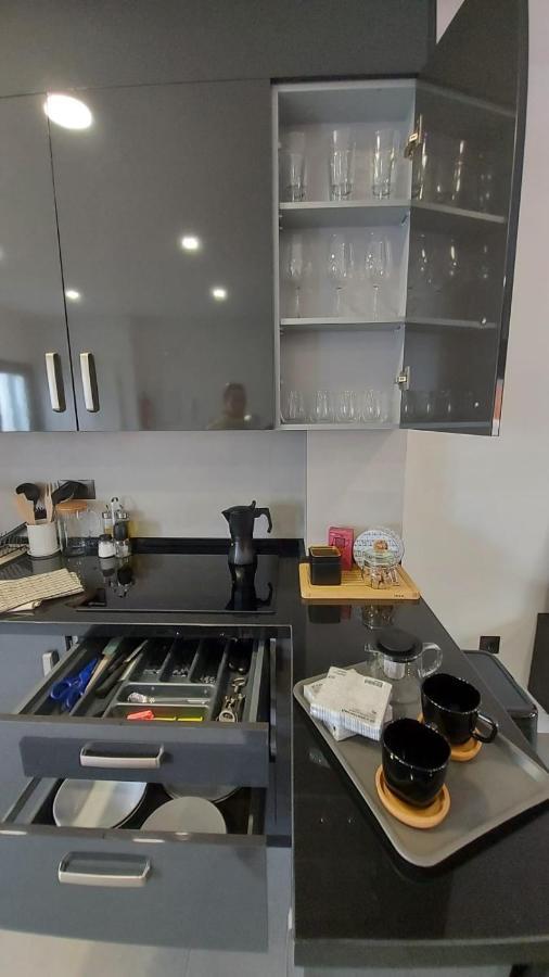 Rent4 Apartment *