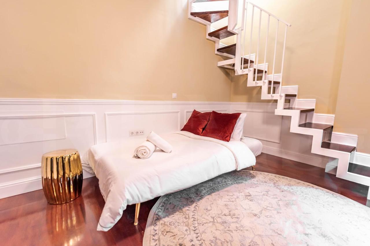 Duplex With Private Rooftop & View On San Juan Church By Rems Apartamento