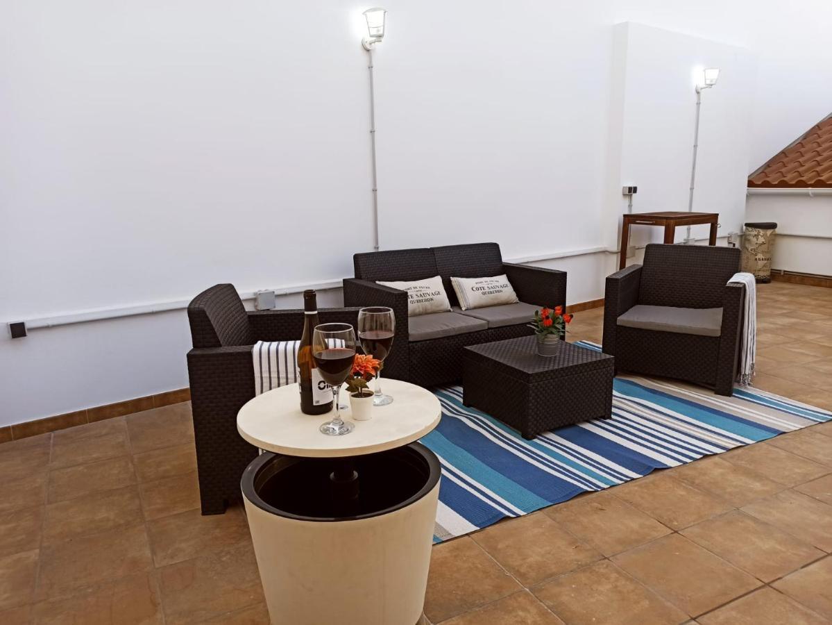 Malasana 51, New Art Apartment, Historic Center, Quite Neighborhood, Ml Apartment