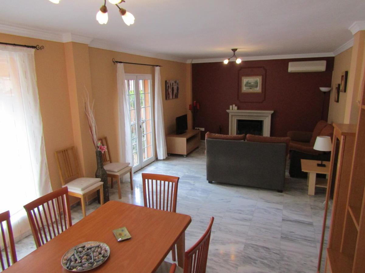Villa Maravillosa Con Piscina, Barbacoa Y Zona De Juegos Malaga