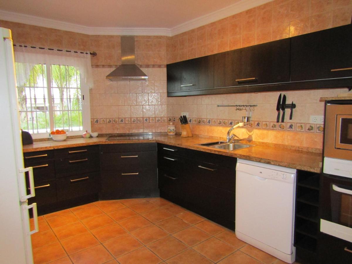 Villa Maravillosa Con Piscina, Barbacoa Y Zona De Juegos Malaga
