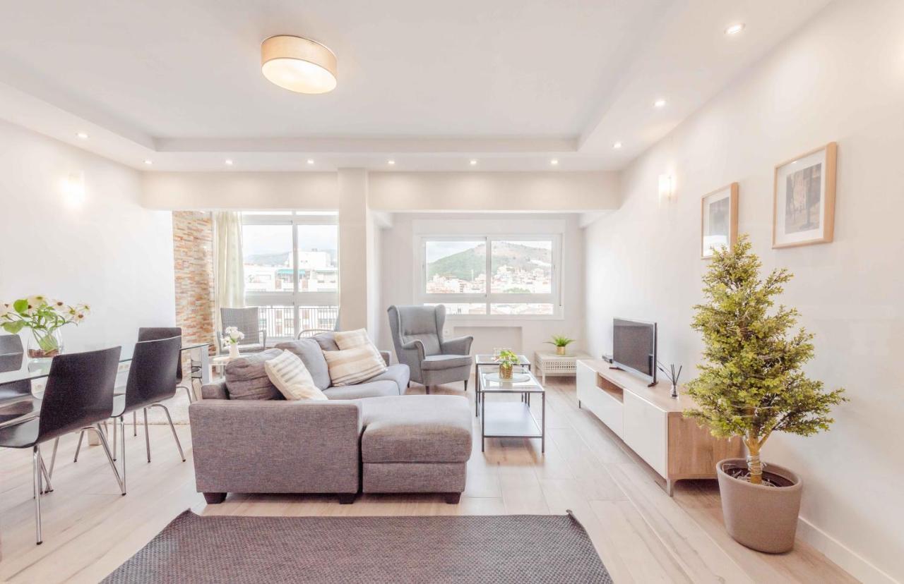 Spacious With A View - Historic Center By Rems Appartement
