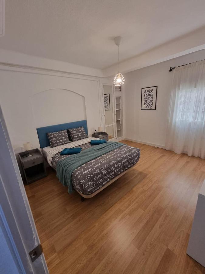 Apartment Holidays2malaga 2 Bedroom Armengual De La Mota Close Shopping Center Málaga