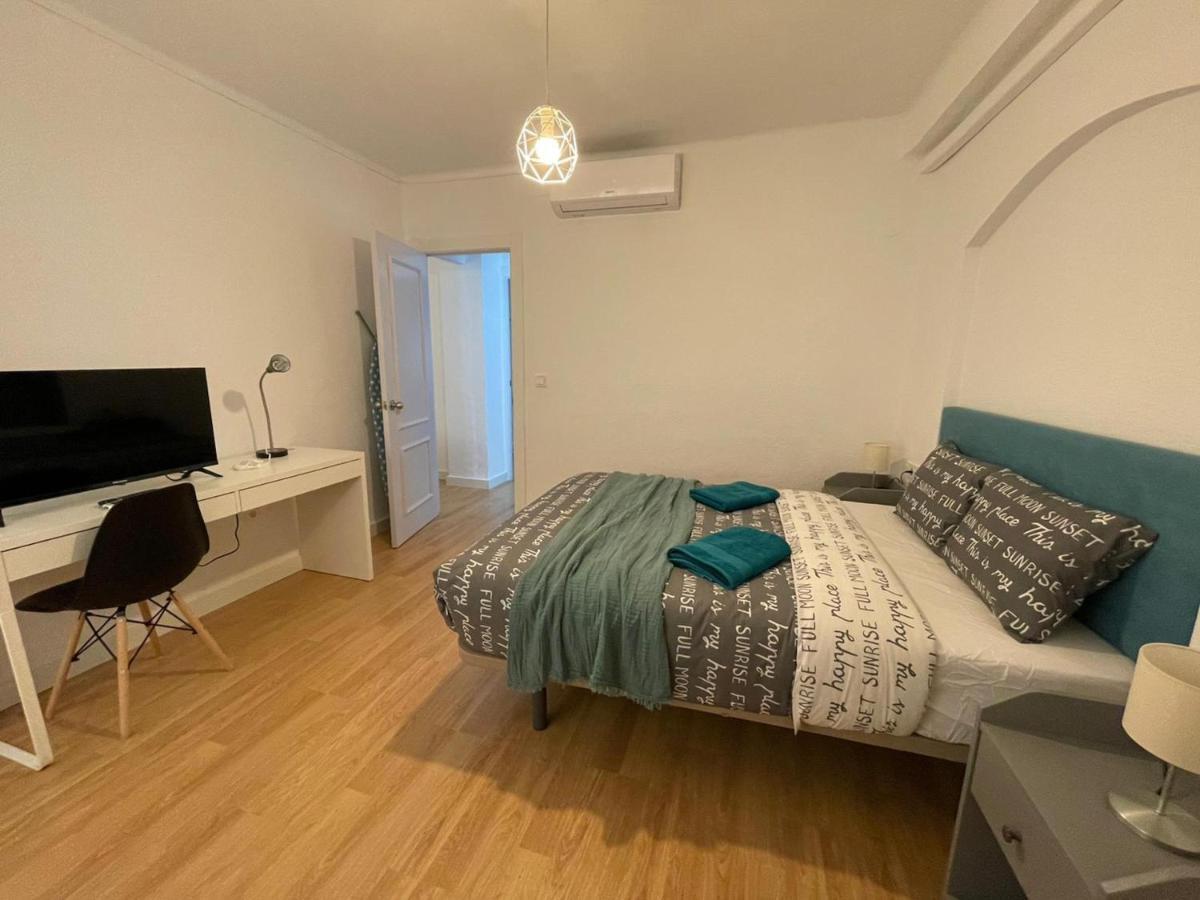 Holidays2malaga 2 Bedroom Armengual De La Mota Close Shopping Center Apartment