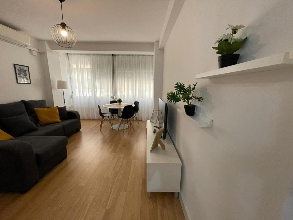 Holidays2malaga 2 Bedroom Armengual De La Mota Close Shopping Center Apartment *