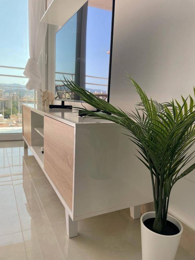 Holidays2malaga Princesa 3 Dormitorios, Vistas Al Mar Y Montana, Terraza Y A 200m A La Playa Apartment Málaga