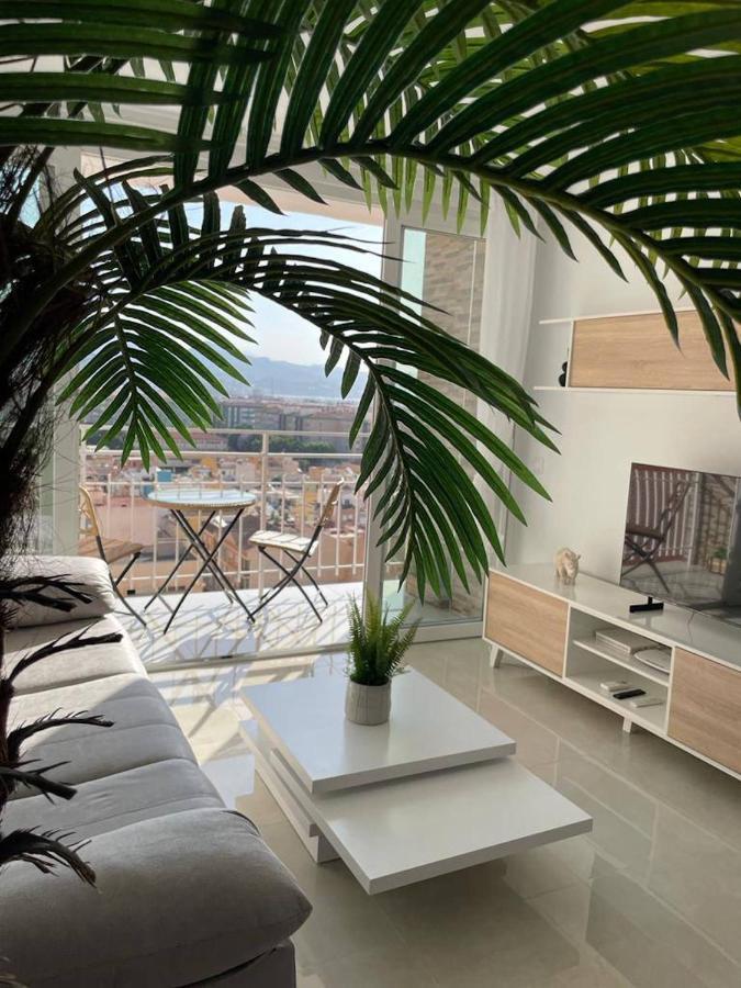 Holidays2malaga Princesa 3 Dormitorios, Vistas Al Mar Y Montana, Terraza Y A 200m A La Playa Málaga