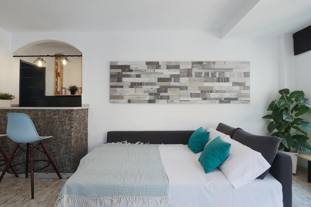 Apartment C91 - Two Bedroom Next To Alcazaba *