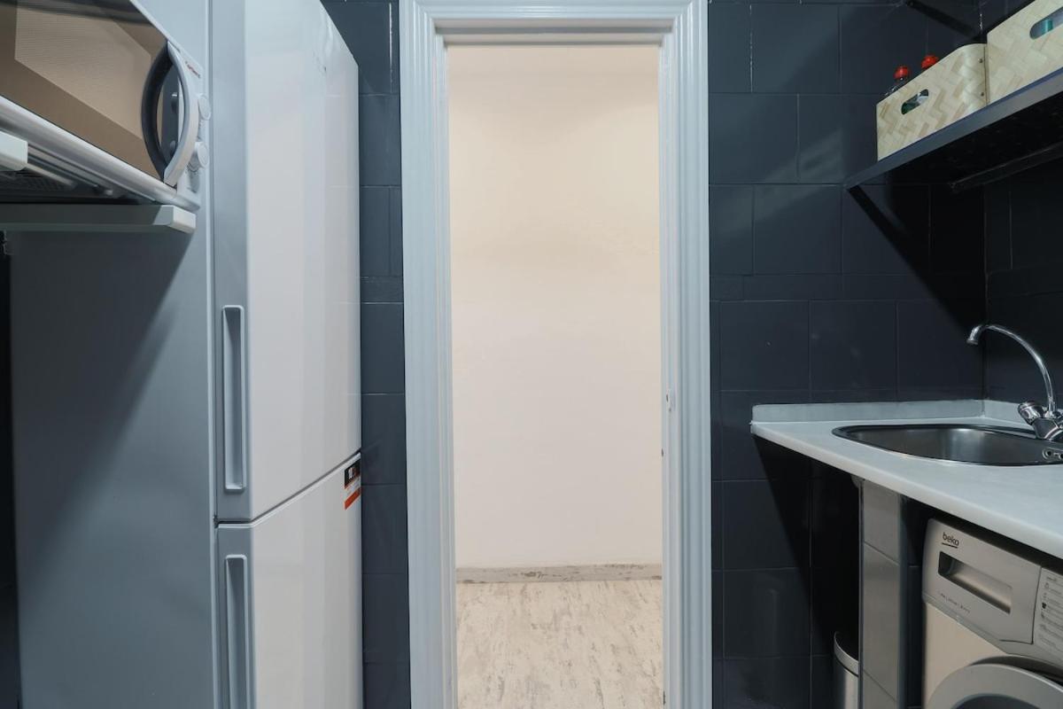 C91 - Two Bedroom Next To Alcazaba Apartment