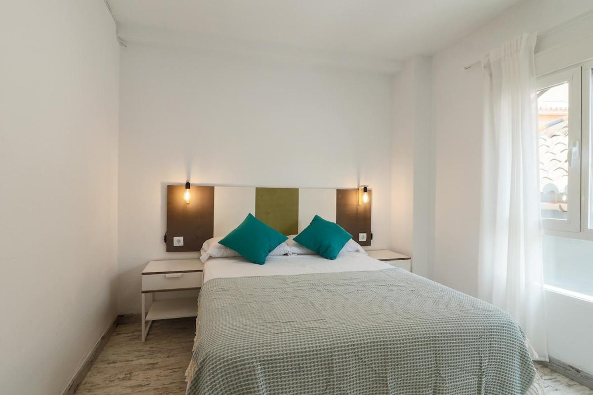 C91 - Two Bedroom Next To Alcazaba Apartment