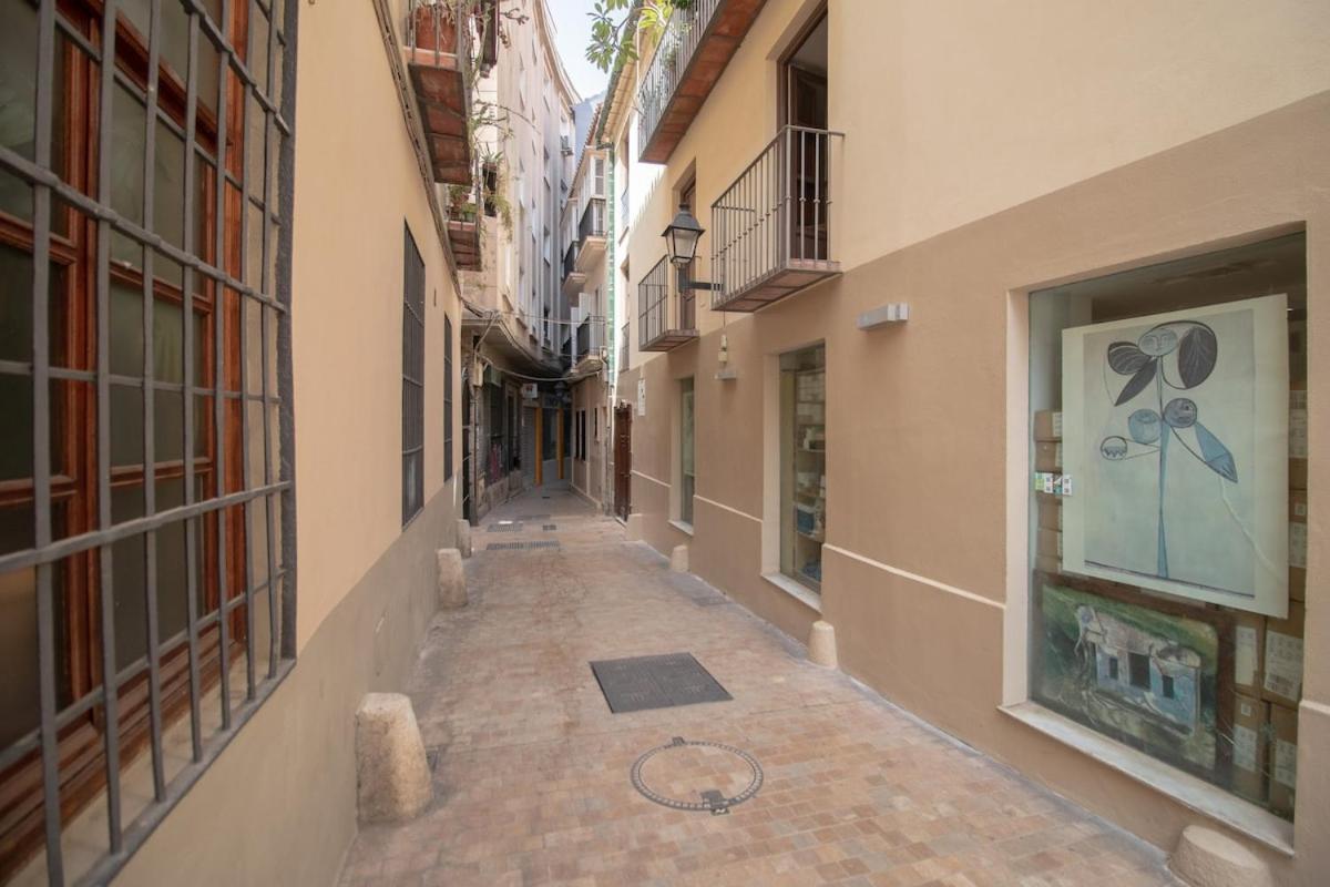 Apartment C91 - Two Bedroom Next To Alcazaba *