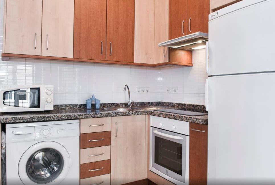 Zenith Apartment, Center