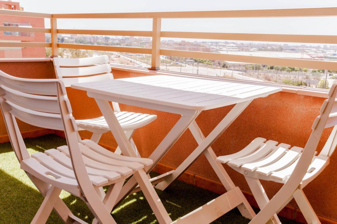 Apartamento Teatinos, Metro, Free Parking & Pool Apartment