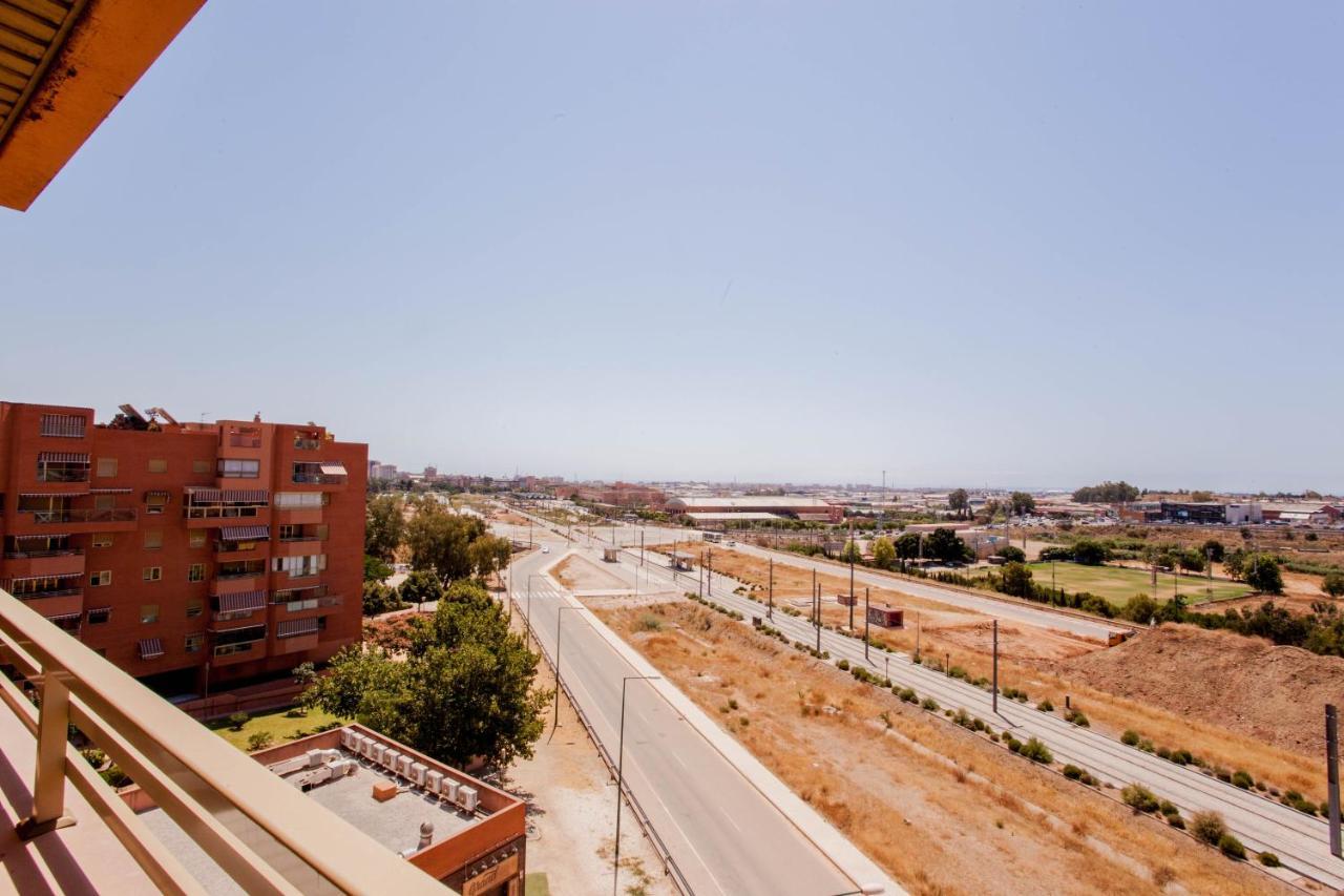Apartment Apartamento Teatinos, Metro, Free Parking & Pool
