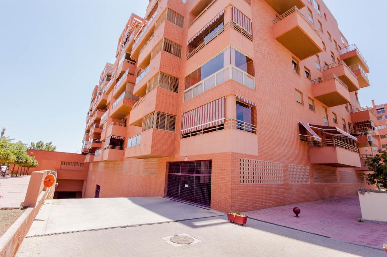 Apartamento Teatinos, Metro, Free Parking & Pool *