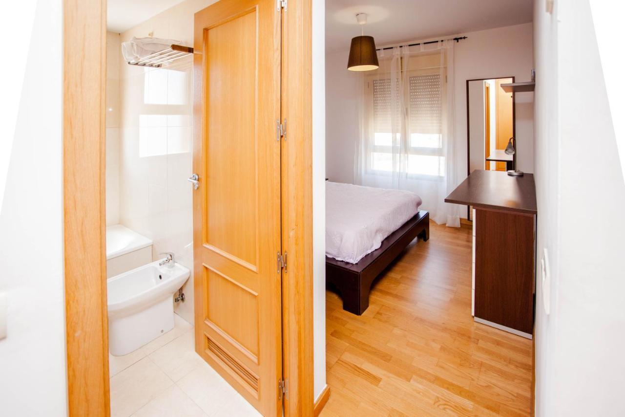 Apartamento Teatinos, Metro, Free Parking & Pool * Malaga