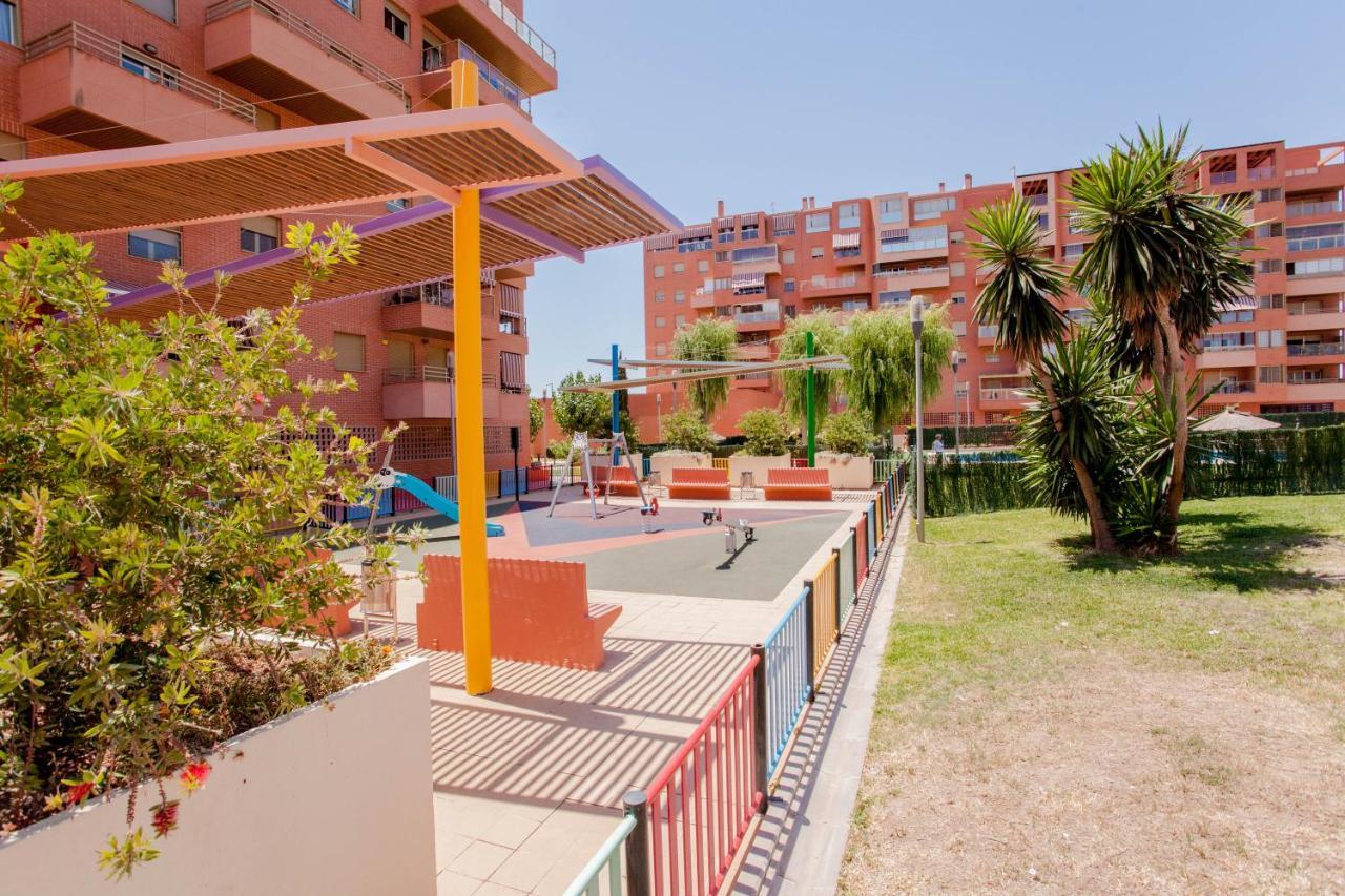 Apartamento Teatinos, Metro, Free Parking & Pool *