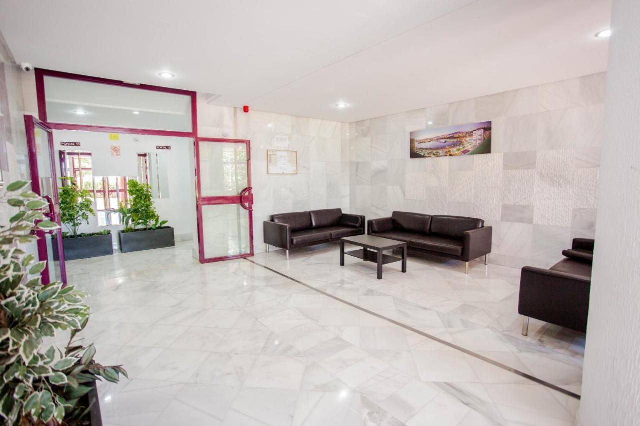 Apartamento Teatinos, Metro, Free Parking & Pool * Malaga