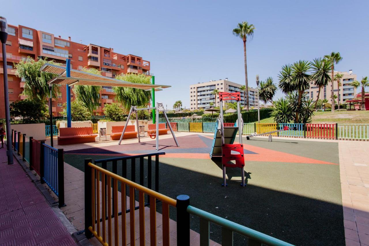 Apartamento Teatinos, Metro, Free Parking & Pool *