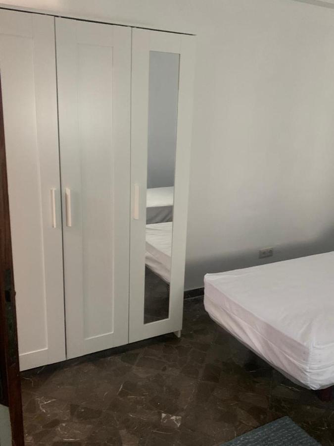 Fantastic Bedroom The Center City Privatunterkunft