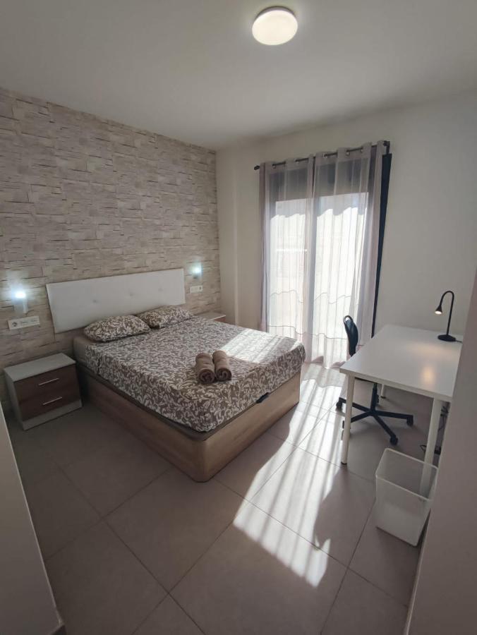 Piso Completo Para 4 Personas -parking Gratuito Apartment Málaga