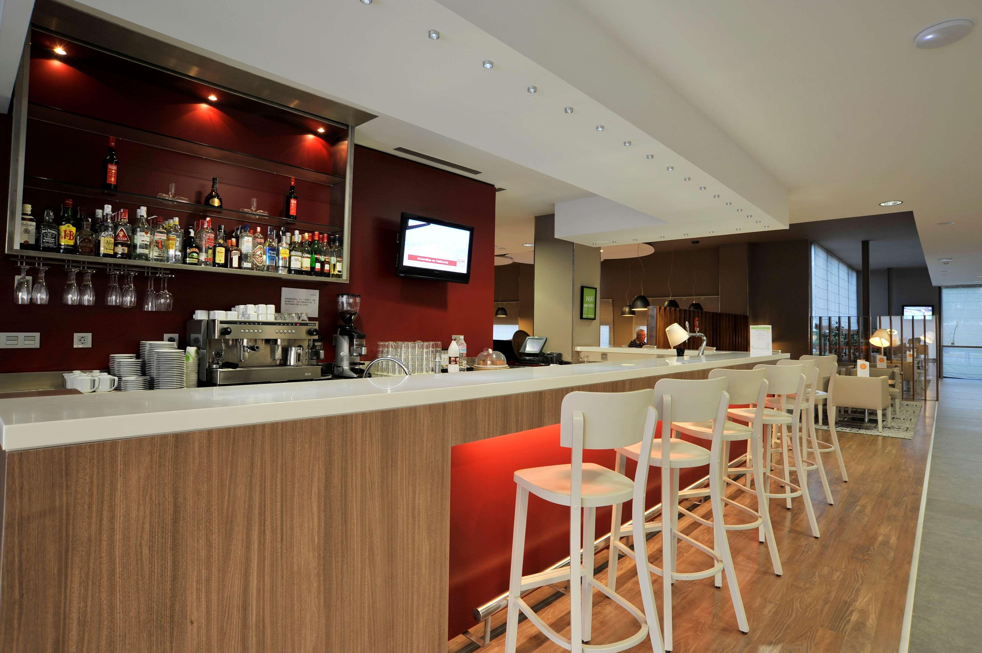 Travelodge Airport Hotel 3*