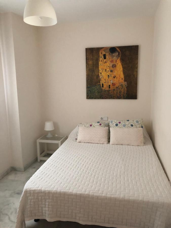 Luz Blanca-wifi-beach-parking Malaga