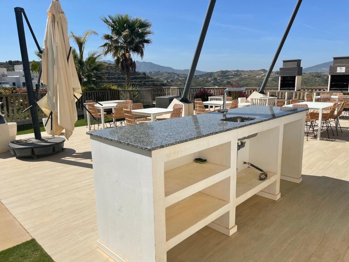 2-bedroom-apartment With A Terrace, Pool, Gym Malaga