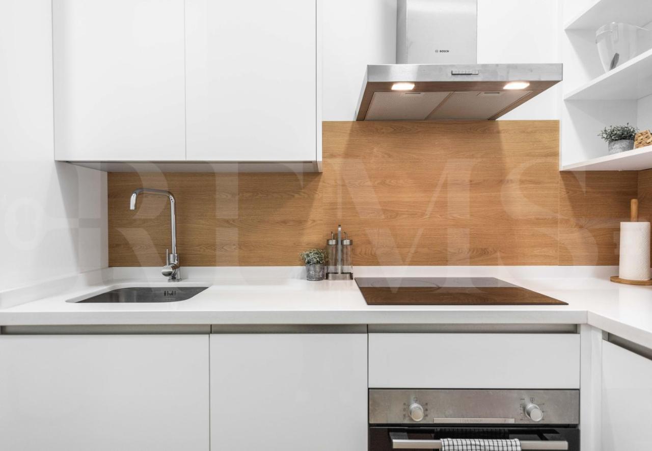 Dreamy Mediterranean With Parking - Center By Rems Apartment