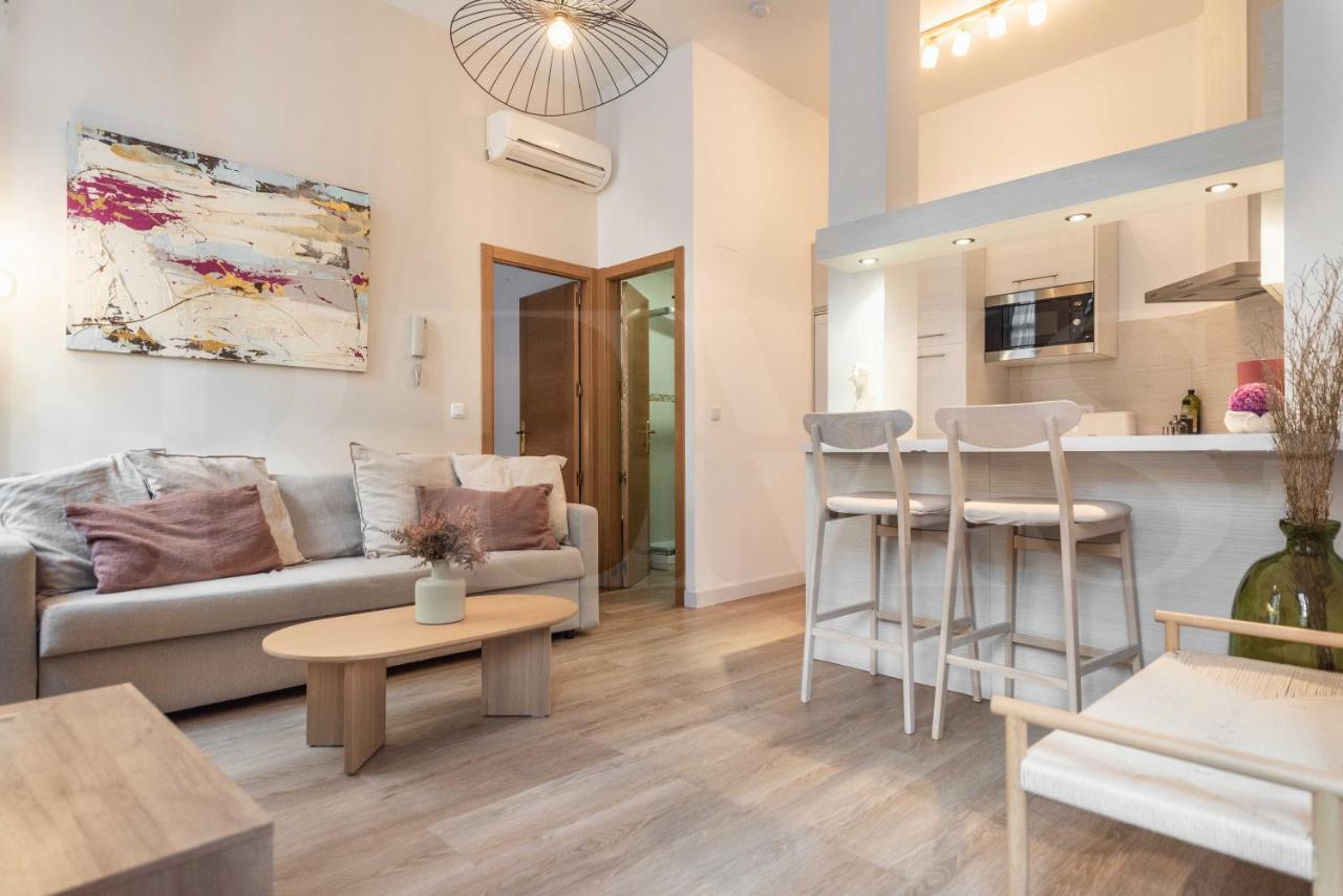 Apartment Artistic In The Heart Of By Rems